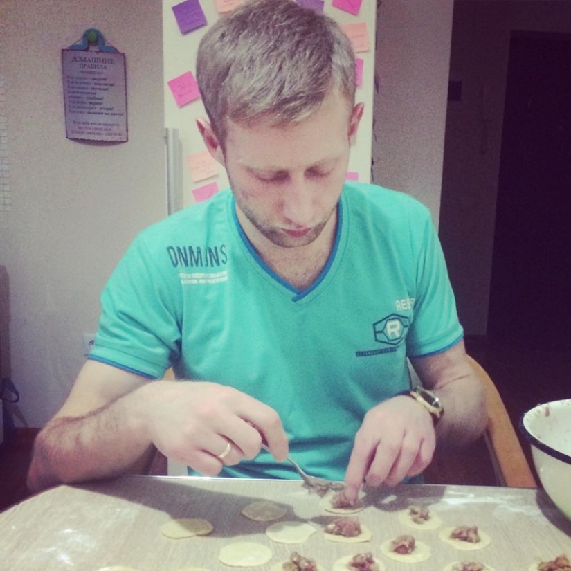 Baborab in action, or How to recognize a henpecked person in a crowd Baborab in action, or How to recognize a henpecked person in a crowd