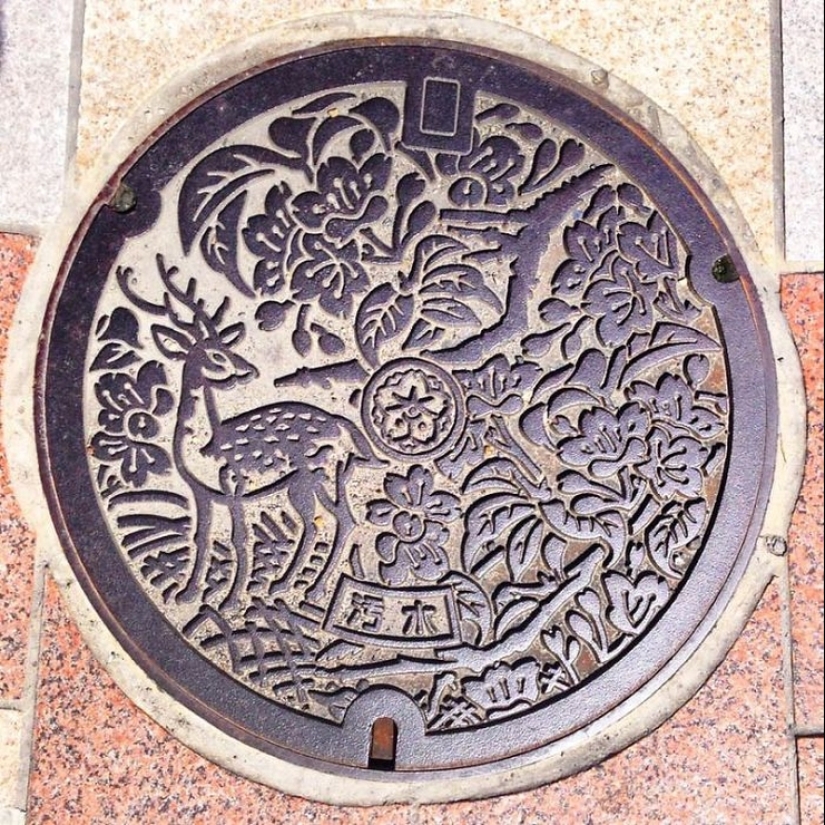 Beauty under your feet: the most beautiful manholes from Japan