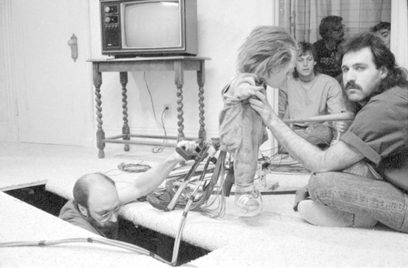 Behind the scenes of famous thrillers and horror films