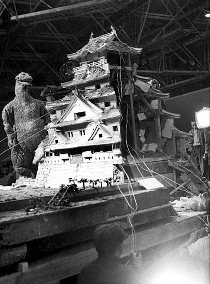 Behind the scenes of famous thrillers and horror films