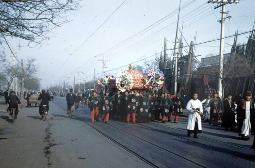 Beijing 1947 in Color: At the Crossroads of Epochs Beijing 1947 in Color: At the Crossroads of Epochs