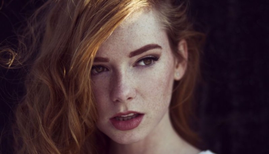 Besados por el sol: 25 fotos de chicas calientes con pecas Besados por el sol: 25 fotos de chicas calientes con pecas