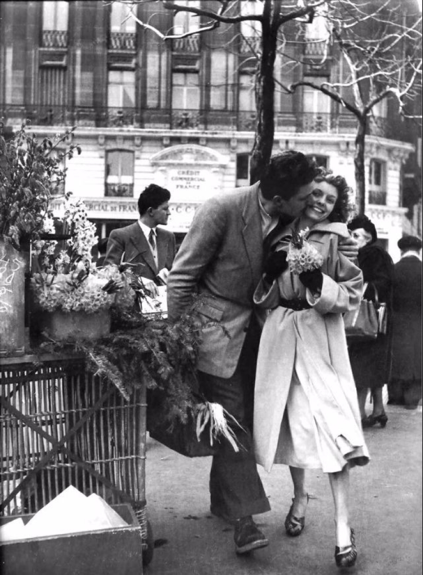 Beso francés: cómo el fotógrafo tomó fotos de parejas enamoradas en las calles de París Beso francés: cómo el fotógrafo tomó fotos de parejas enamoradas en las calles de París