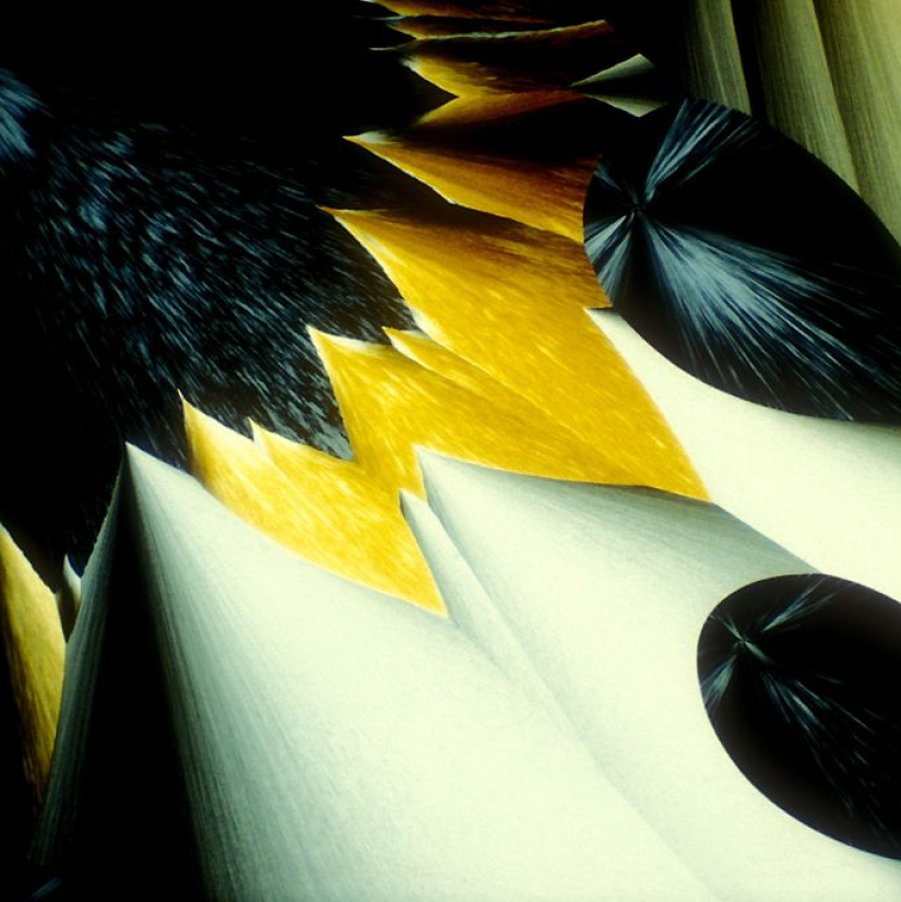 BevShots: Abstraction in a glass BevShots: Abstraction in a glass