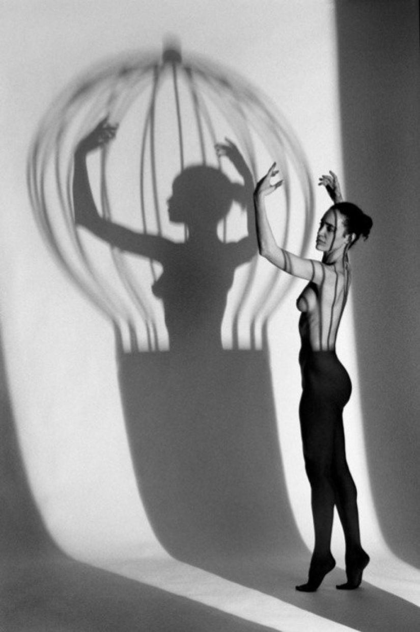 Black and white surrealism of the master of erotic photography Gunther Knop Black and white surrealism of the master of erotic photography Gunther Knop