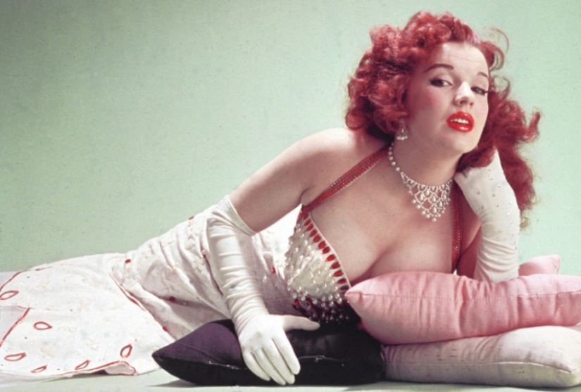 Blaze Starr - la reina pelirroja del striptease y los escándalos