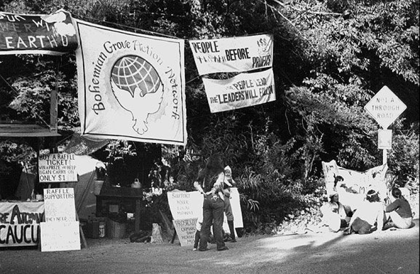 Bohemian Grove: ¿Gobierno oculto del mundo o «campamento infantil» para la élite?
