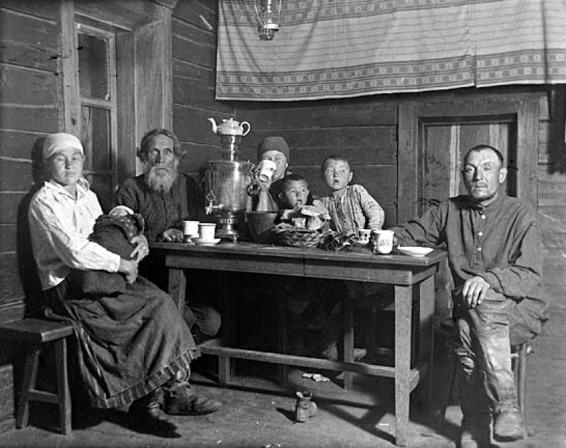 "Bread and water are our food": what and how they ate in Russian villages at the end of the XIX century