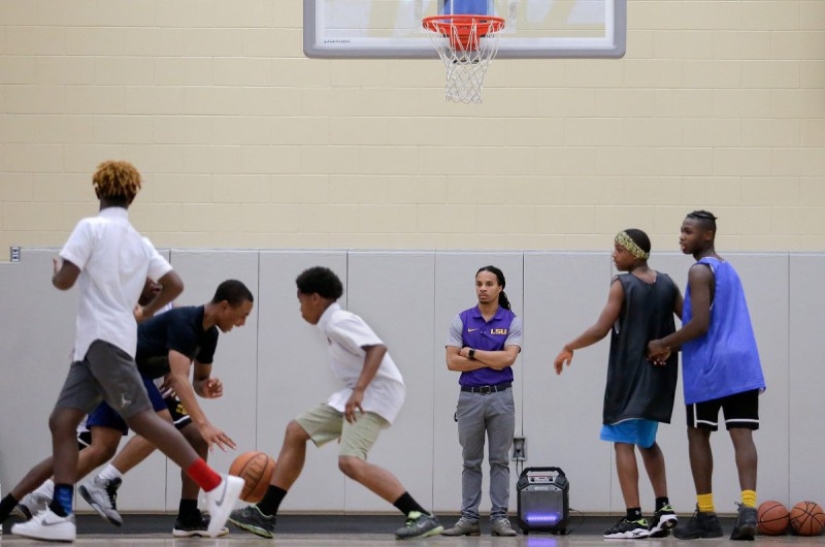 "Breaking Bad" por el contrario: la historia de un traficante de drogas que se convirtió en maestro "Breaking Bad" por el contrario: la historia de un traficante de drogas que se convirtió en maestro