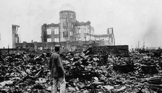 Brighter than a thousand suns: 20 scary shots in memory of the nuclear explosion in Hiroshima Brighter than a thousand suns: 20 scary shots in memory of the nuclear explosion in Hiroshima