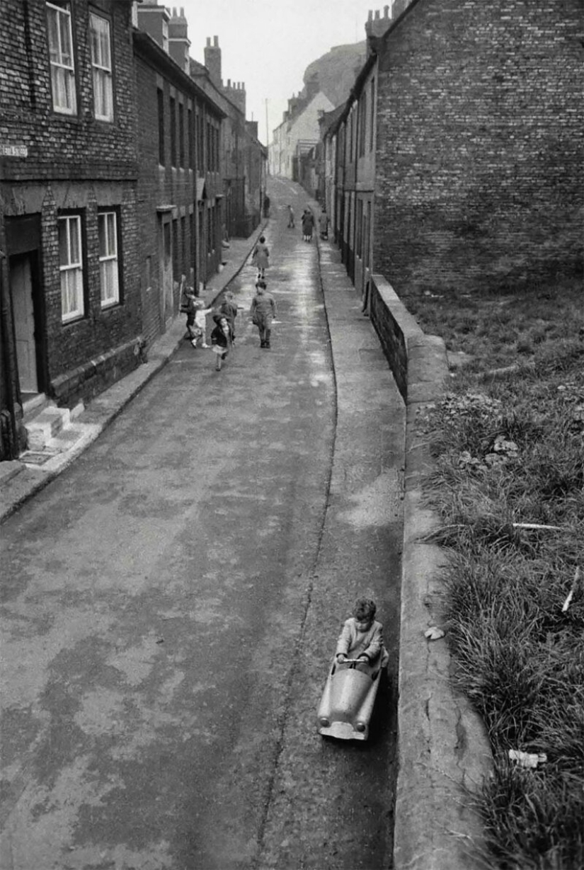 Britain of the 1960s in the lens of the legendary Bruce Davidson Britain of the 1960s in the lens of the legendary Bruce Davidson