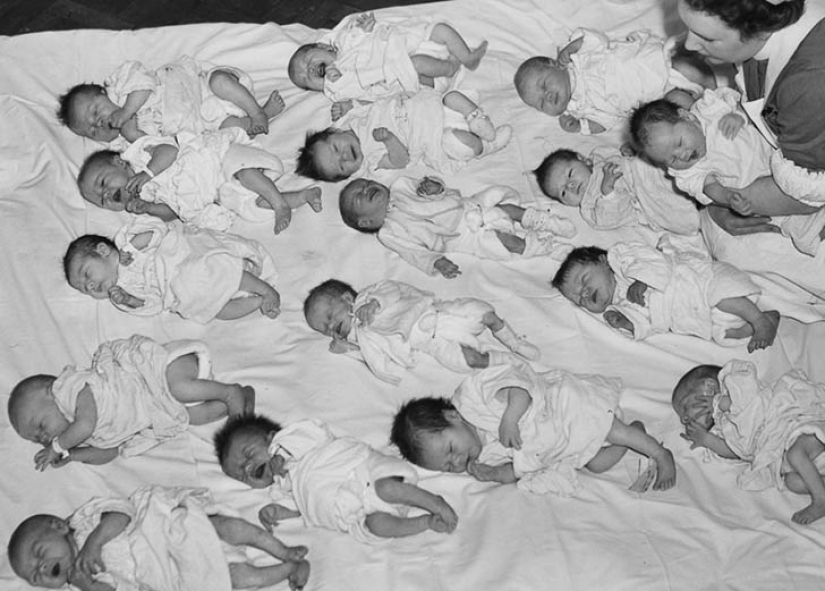 Broke through: historical images of the baby boom in the USA Broke through: historical images of the baby boom in the USA