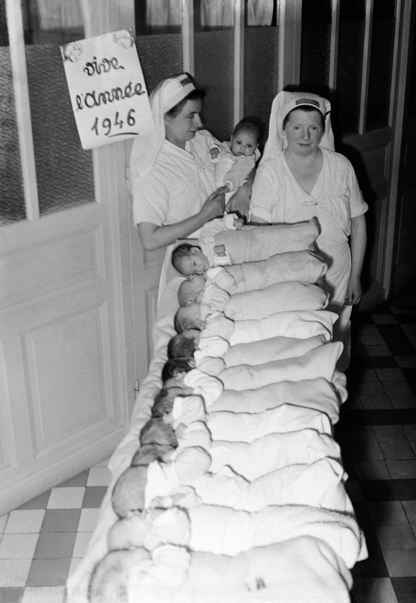 Broke through: historical images of the baby boom in the USA Broke through: historical images of the baby boom in the USA