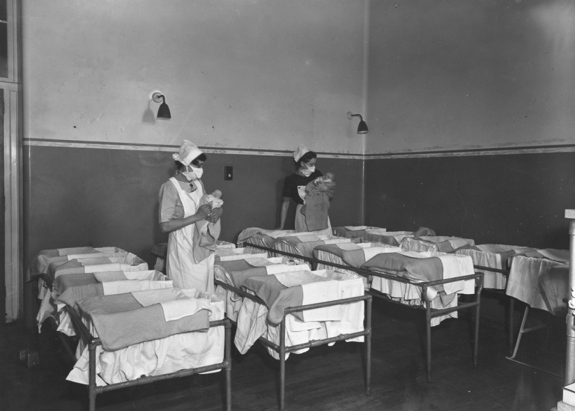 Broke through: historical images of the baby boom in the USA Broke through: historical images of the baby boom in the USA
