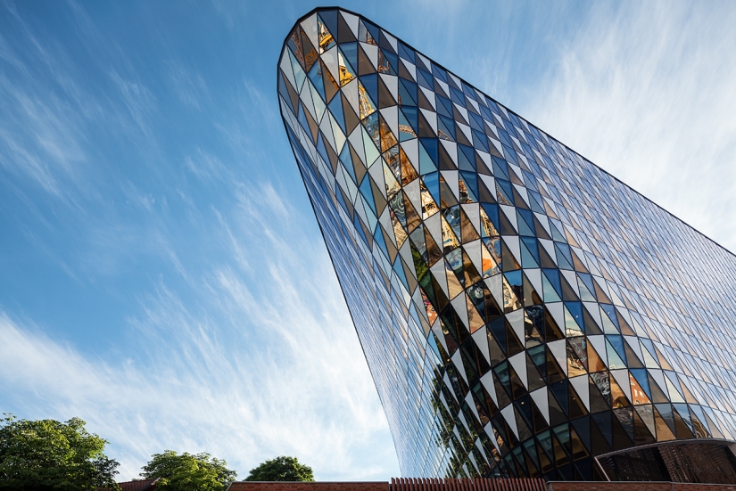 Buildings with a slope