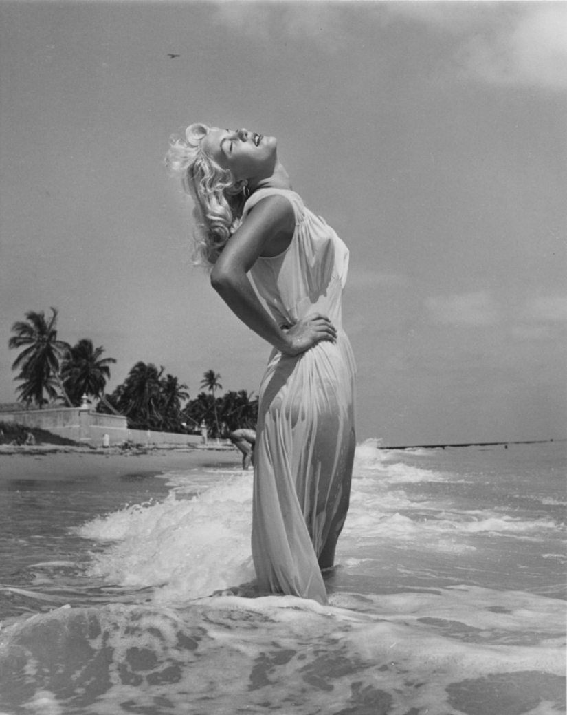 Bunny Yeager is the most beautiful photographer in the world Bunny Yeager is the most beautiful photographer in the world