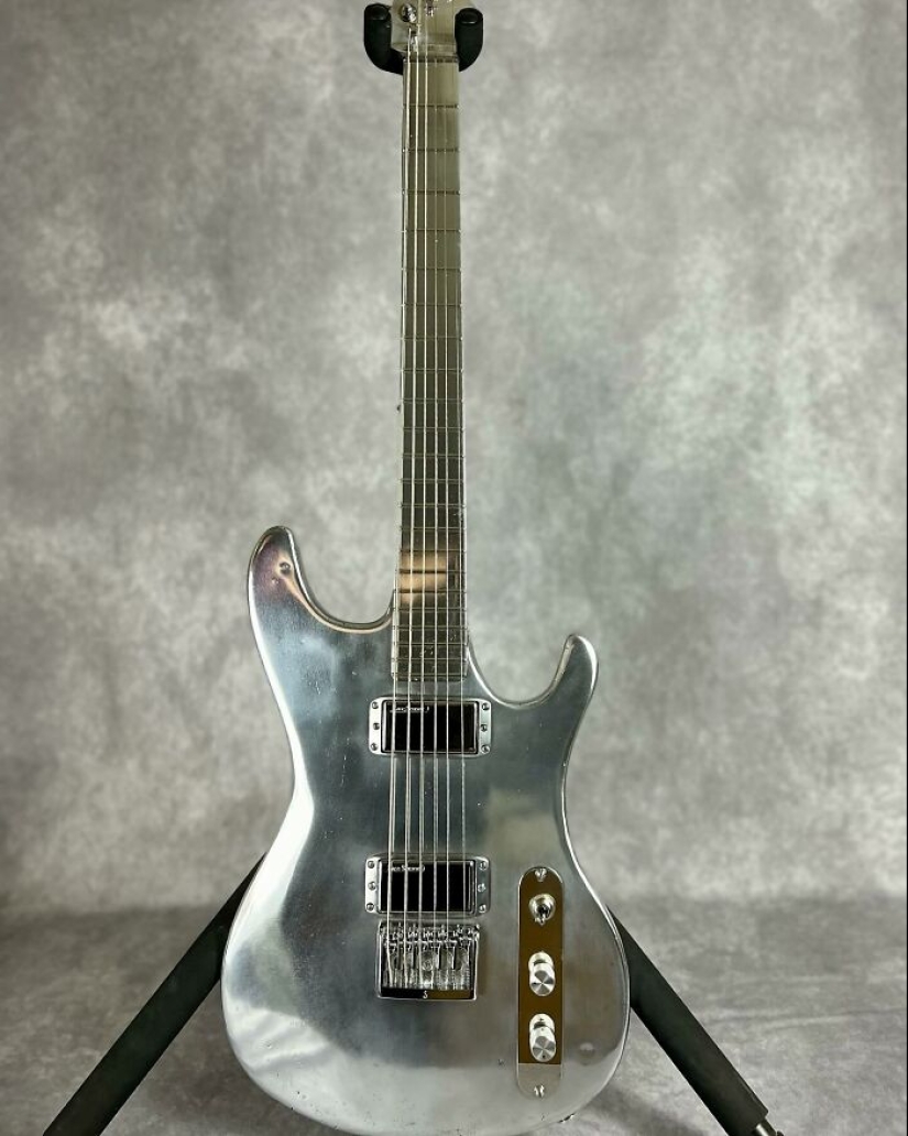 Burls Art Crafted 18 Extraordinary Guitars Using Unconventional Materials