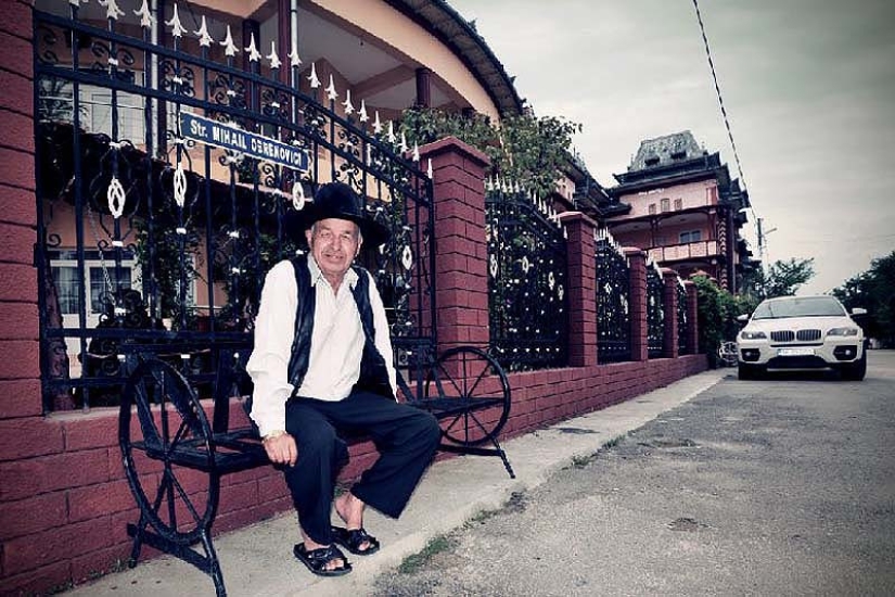 Buzescu is the capital of Gypsy millionaires Buzescu is the capital of Gypsy millionaires