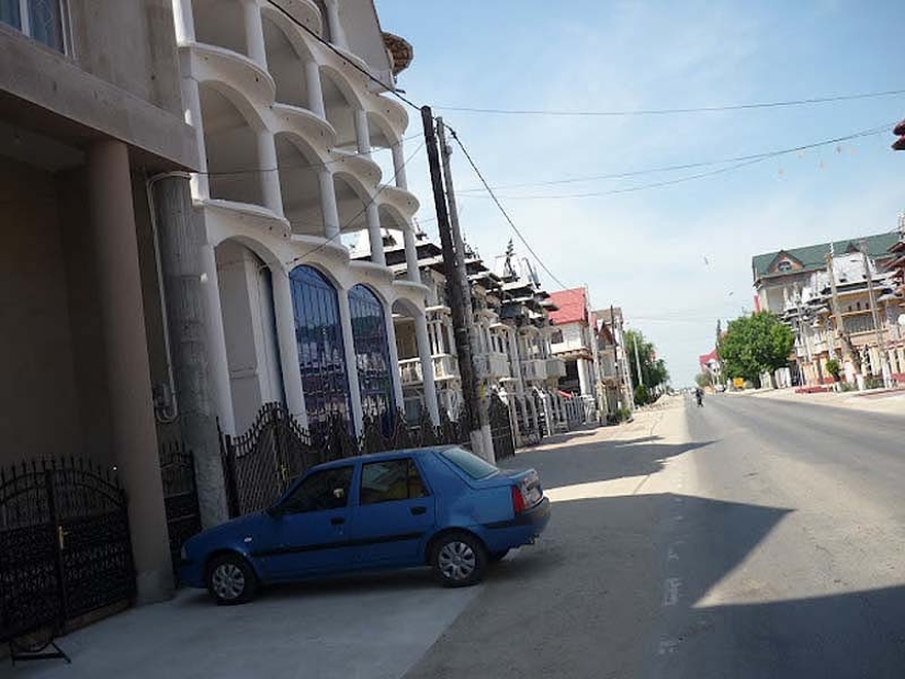 Buzescu is the capital of Gypsy millionaires Buzescu is the capital of Gypsy millionaires