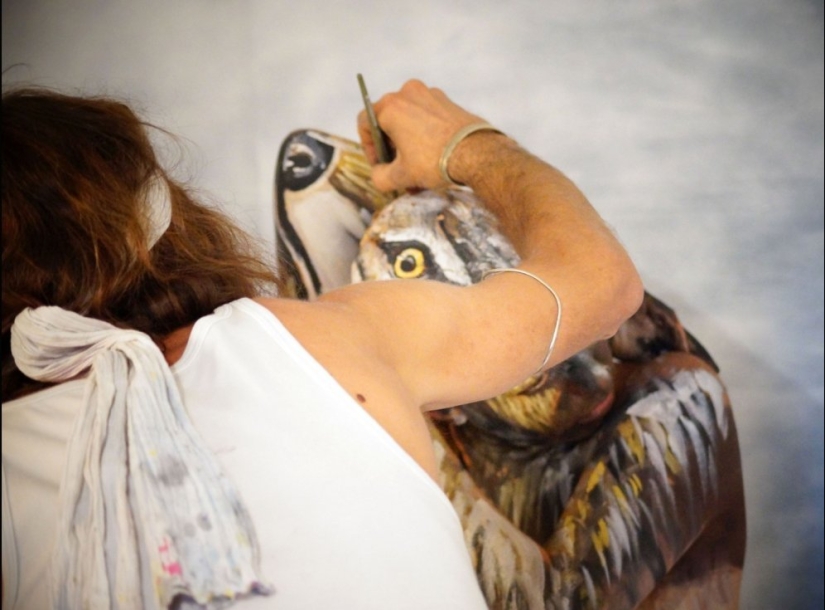 Can you find three naked women in this wolf photo? Can you find three naked women in this wolf photo?