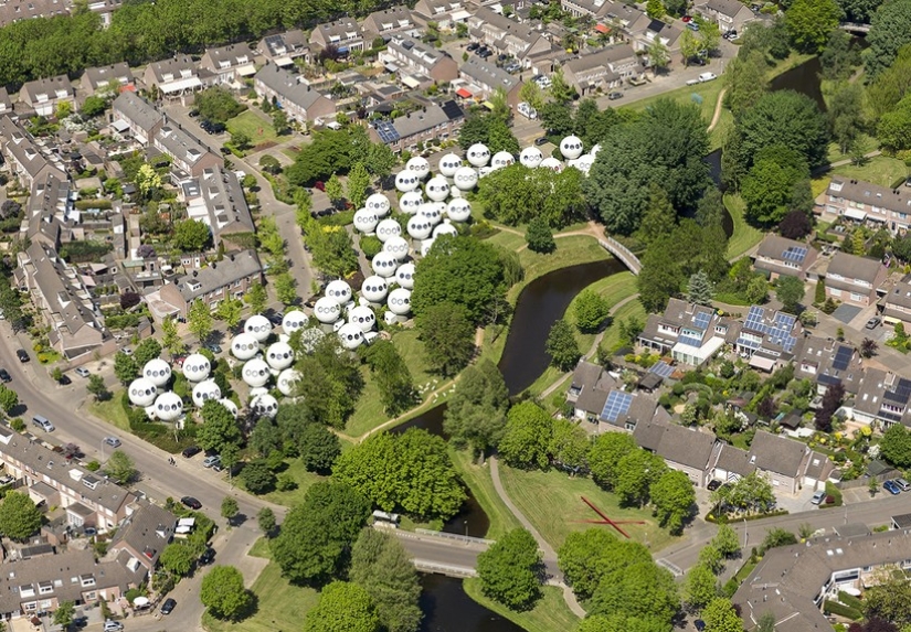Casas redondas de Bolvoningen: cómo aparecieron las viviendas más extrañas de Europa