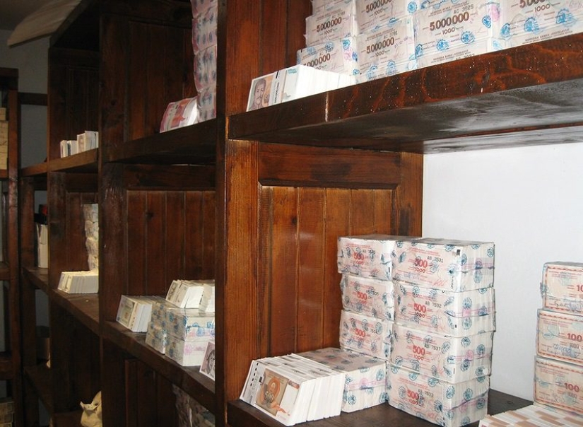 Cases of catastrophic hyperinflation that will remain in history