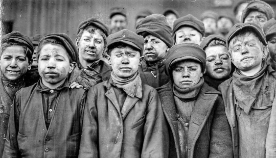 Child labor in twentieth-century America: photographs of children in coal and zinc mines Child labor in twentieth-century America: photographs of children in coal and zinc mines