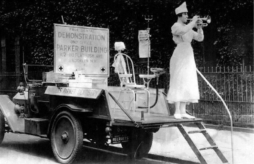 Circo dental loco del Dr. Edgar Parker Circo dental loco del Dr. Edgar Parker