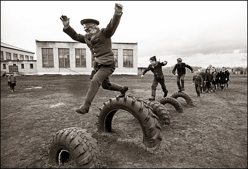 Cómo agitar a las abuelas: obras seleccionadas de la estrella de la fotografía soviética Vladimir Rolov Cómo agitar a las abuelas: obras seleccionadas de la estrella de la fotografía soviética Vladimir Rolov