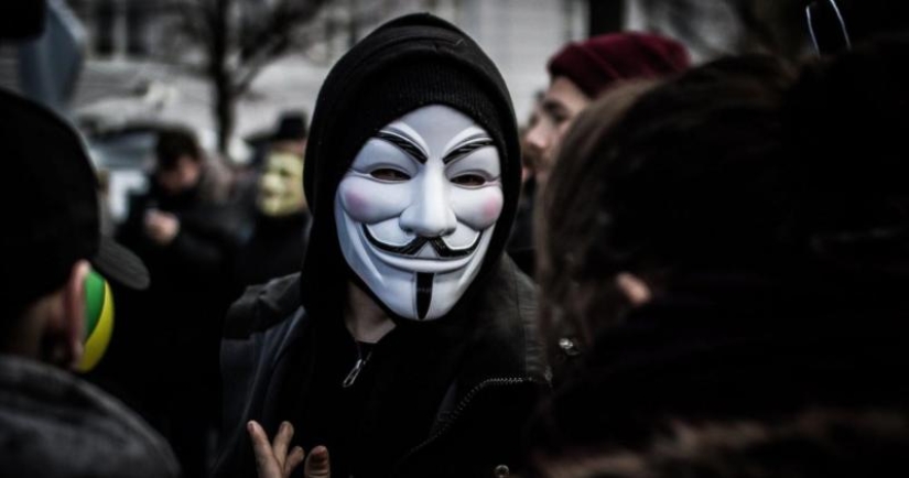 Cómo apareció la máscara de Guy Fawkes, que se convirtió en un símbolo de los movimientos de protesta Cómo apareció la máscara de Guy Fawkes, que se convirtió en un símbolo de los movimientos de protesta