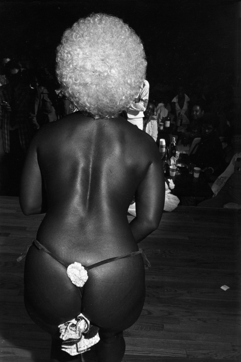 Cómo caminábamos en los clubes nocturnos de Chicago en los años 70 Cómo caminábamos en los clubes nocturnos de Chicago en los años 70