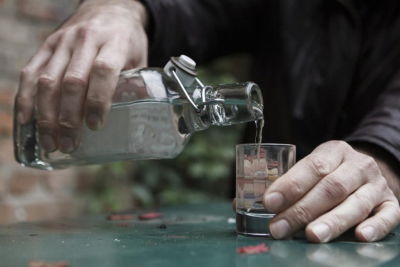 Cómo detectar metanol en una bebida alcohólica en casa Cómo detectar metanol en una bebida alcohólica en casa