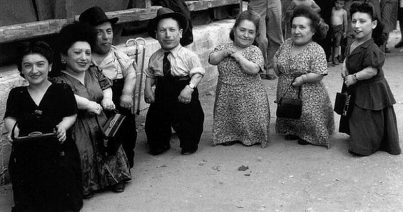 Cómo el enanismo ayudó a una familia de músicos judíos Ovitz a sobrevivir a los experimentos en Auschwitz Cómo el enanismo ayudó a una familia de músicos judíos Ovitz a sobrevivir a los experimentos en Auschwitz