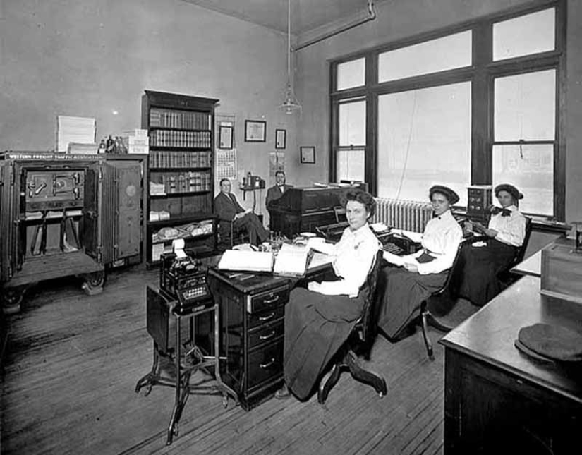 Cómo eran las oficinas hace cien años