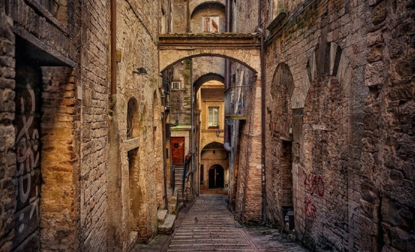 ¿Cómo eran realmente las ciudades medievales?