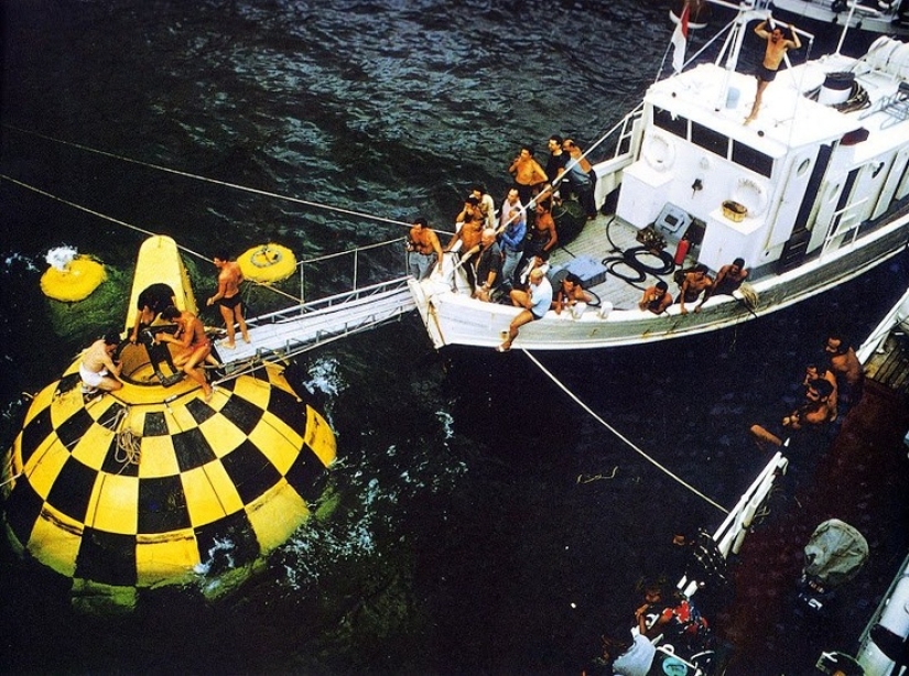 Cómo Jacques-Yves Cousteau y su equipo vivieron y trabajaron en el fondo del océano durante tres meses