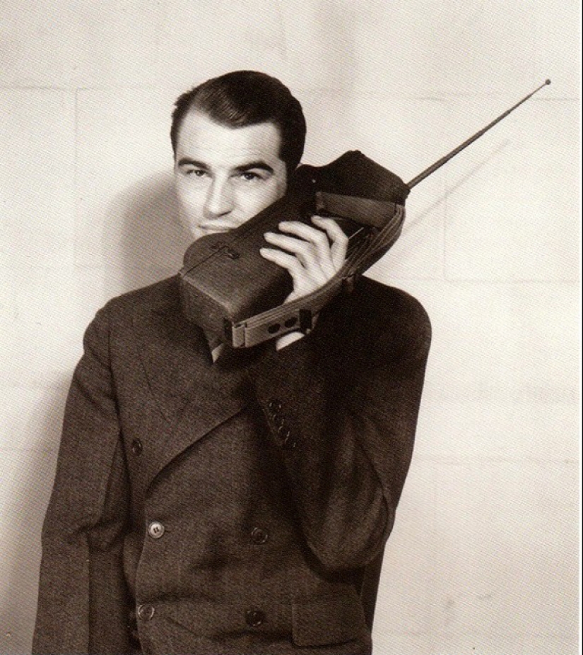 Cómo la gente esperaba los teléfonos móviles: 18 fotos del pasado