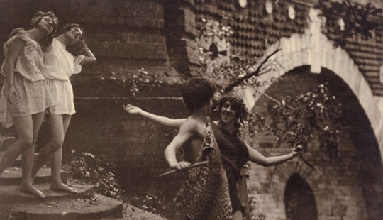 Cómo las composiciones eróticas llevaron a prisión a un clásico de la fotografía soviética Cómo las composiciones eróticas llevaron a prisión a un clásico de la fotografía soviética