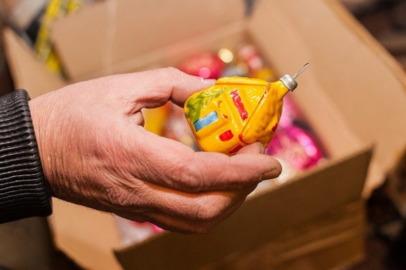 Cómo las viejas decoraciones para árboles de Navidad pueden hacerte millonario (o no)