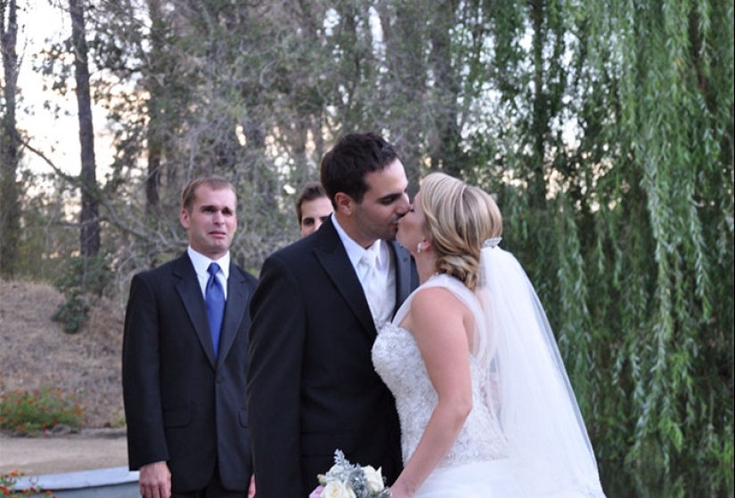 Cómo los niños, los animales y los invitados echan a perder las fotos de la boda Cómo los niños, los animales y los invitados echan a perder las fotos de la boda