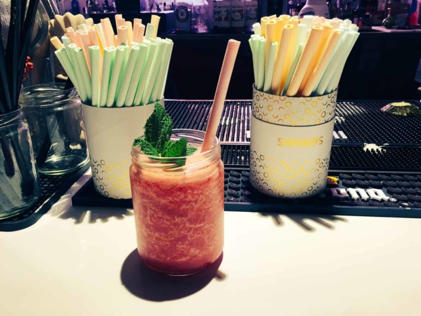 Cómo se inventaron las pajitas para beber