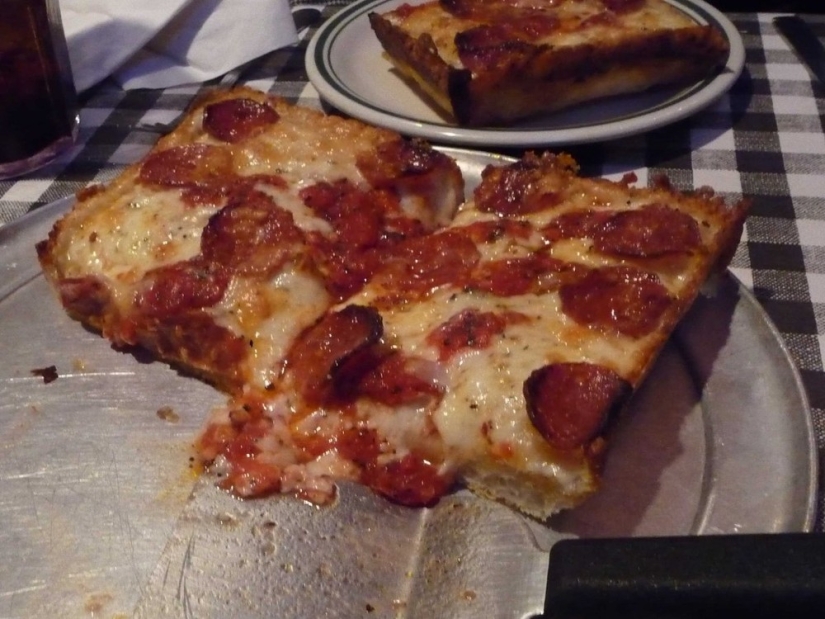 Cómo se sirve la pizza en diferentes países del mundo Cómo se sirve la pizza en diferentes países del mundo
