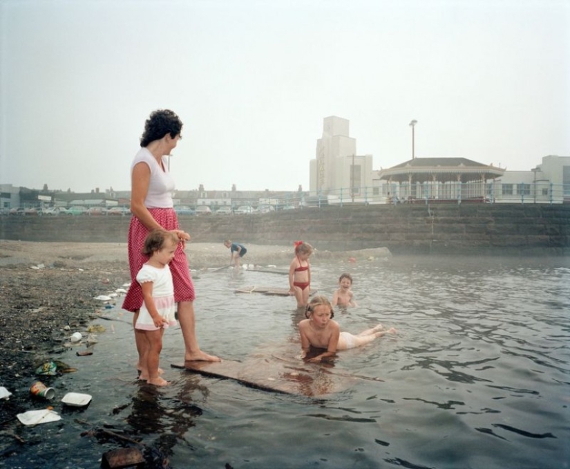 Cómo vivía el Liverpool a principios de los 80: fotos sinceras del controvertido fotoperiodista Martin Parr