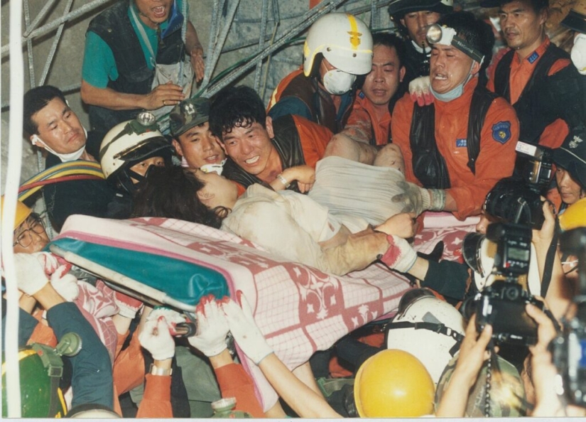 Colapso del centro comercial Sampun