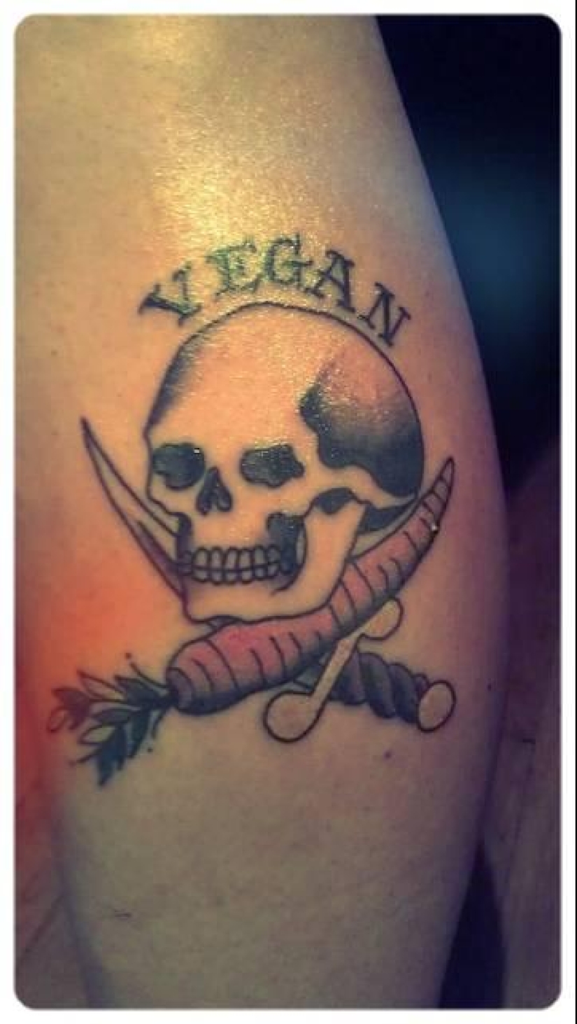 "Comer su ensalada — no te metas con los chicos": ¿qué es un tatuaje cubren los veganos "Comer su ensalada — no te metas con los chicos": ¿qué es un tatuaje cubren los veganos