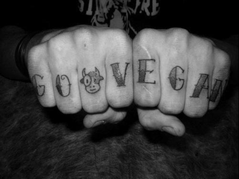 "Comer su ensalada — no te metas con los chicos": ¿qué es un tatuaje cubren los veganos "Comer su ensalada — no te metas con los chicos": ¿qué es un tatuaje cubren los veganos