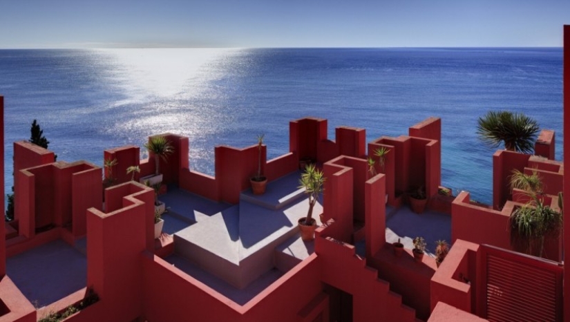 Complejo residencial "Red Wall": una casa loca de "El juego del calamar"