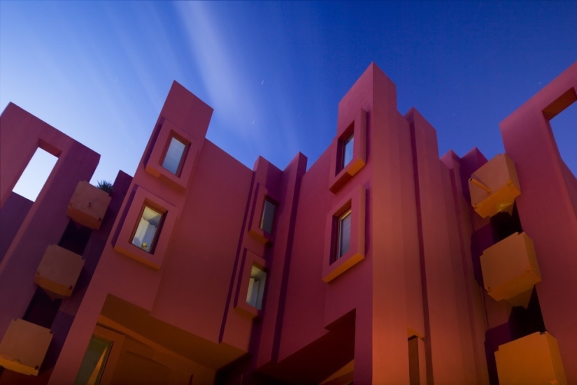 Complejo residencial "Red Wall": una casa loca de "El juego del calamar"