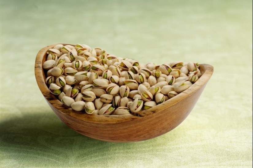 Conspiracy producers of pistachios: why is it so expensive and always in shell