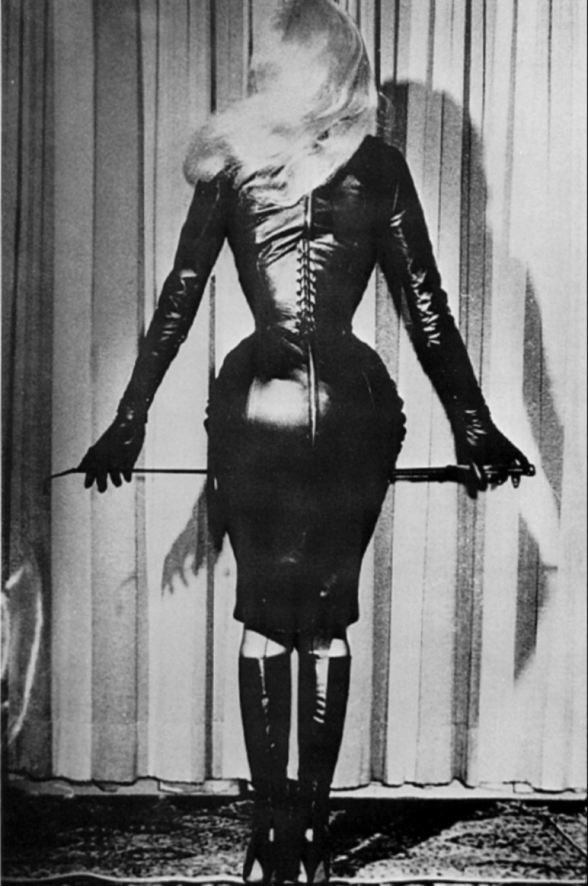 Cora Corsette is a fetish model from the 70s with a phenomenally narrow waist.